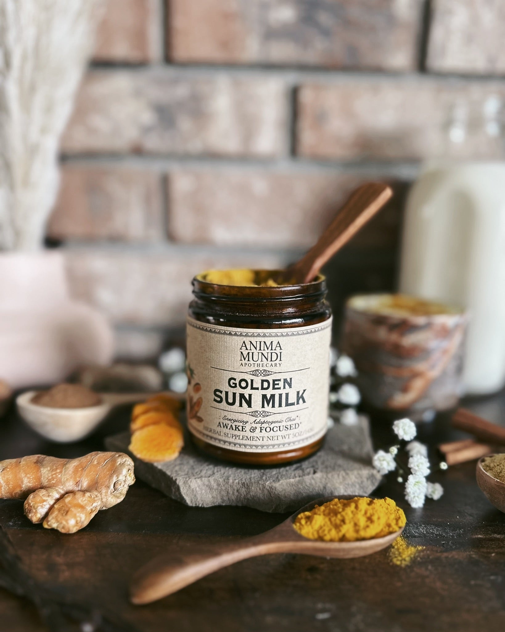 GOLDEN SUN MILK | Energizing Adaptogenic Chai*