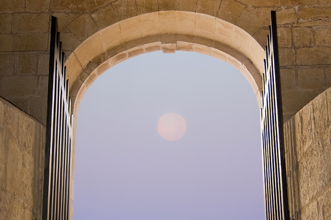 SLEEP CHALLENGES: FROM Psycho-Spiritual to Physical +  9 Natural Alternatives to Sleeping Pills