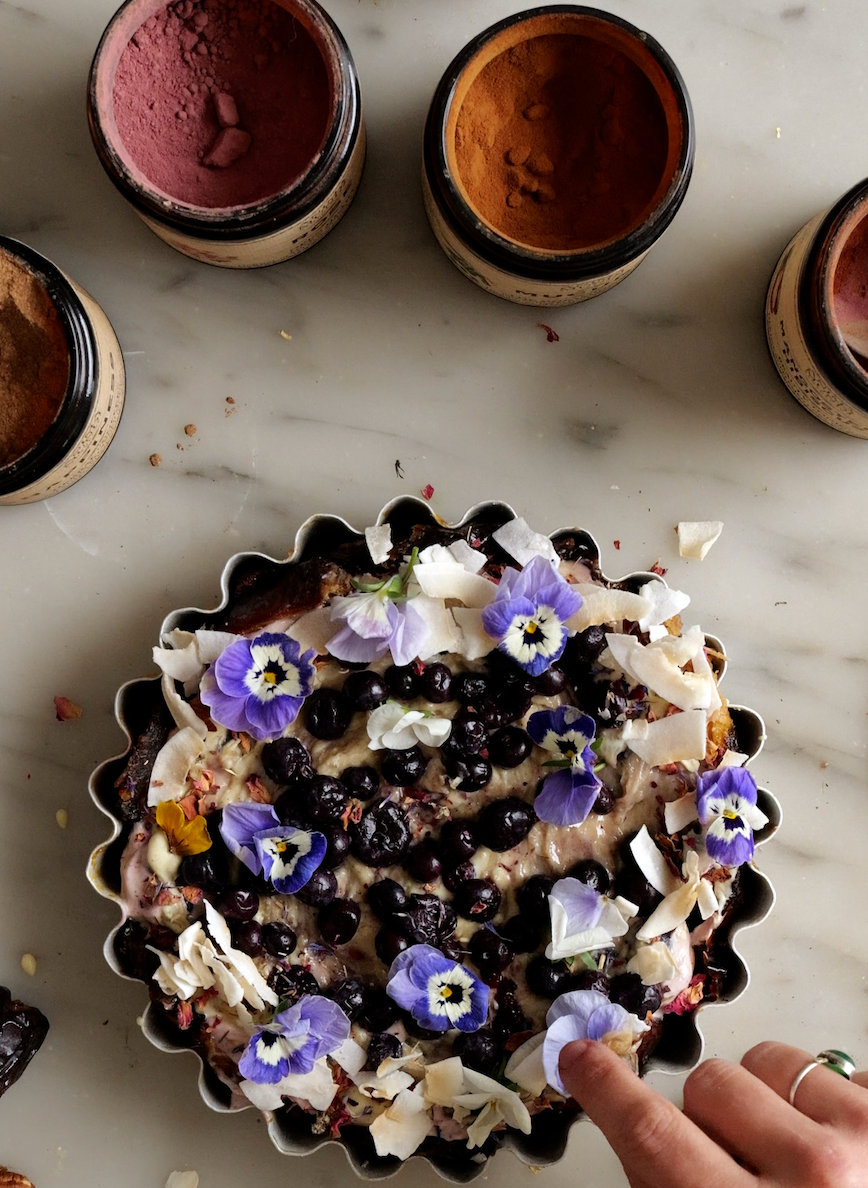 NO BAKE DATE & White Chocolate Tart with Rose, Happiness + Mucuna