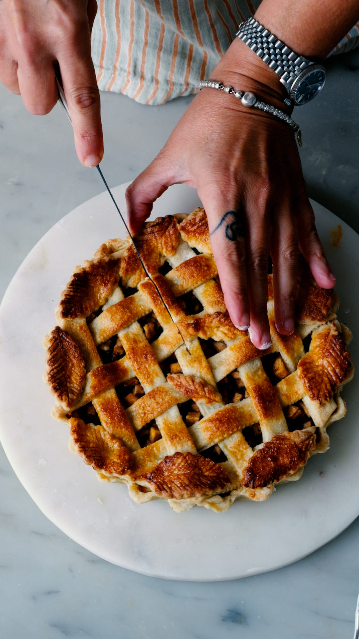 CLASSIC APPLE PIE with Pure Vanilla Bean